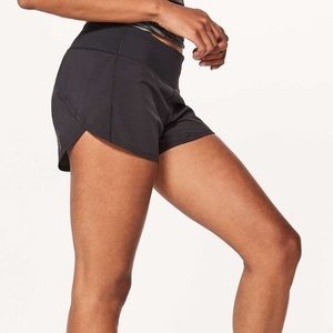 Lulu Lemon Speed Up Short Size 4